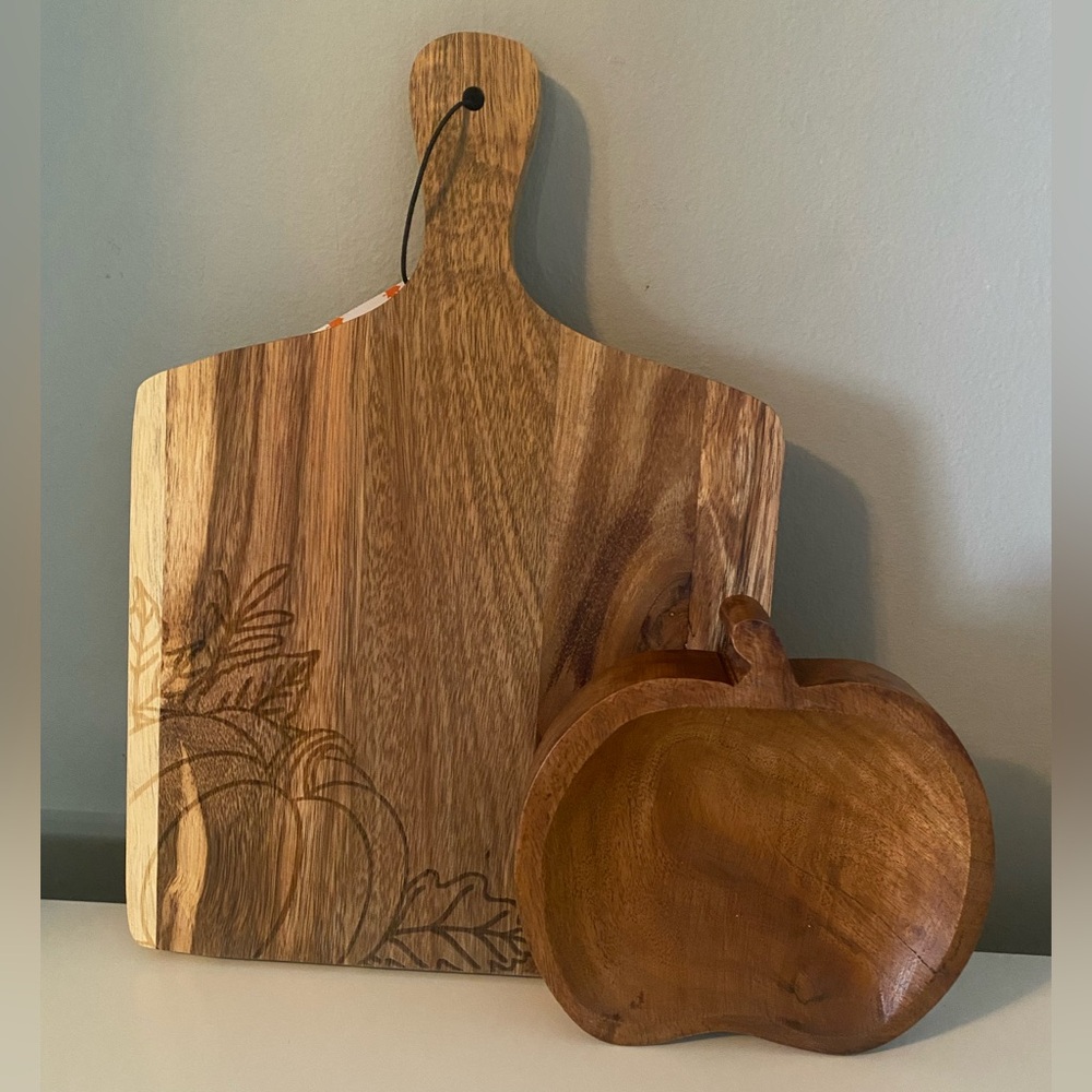 NEW Wooden Apple/Pumpkin Shaped Serving Dish